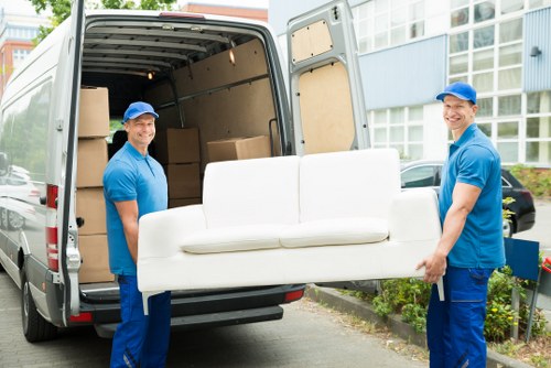 Customer complaint review for a man and van moving service