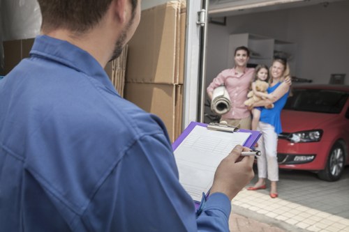 Local moving truck hire for a Shoreditch flat relocation